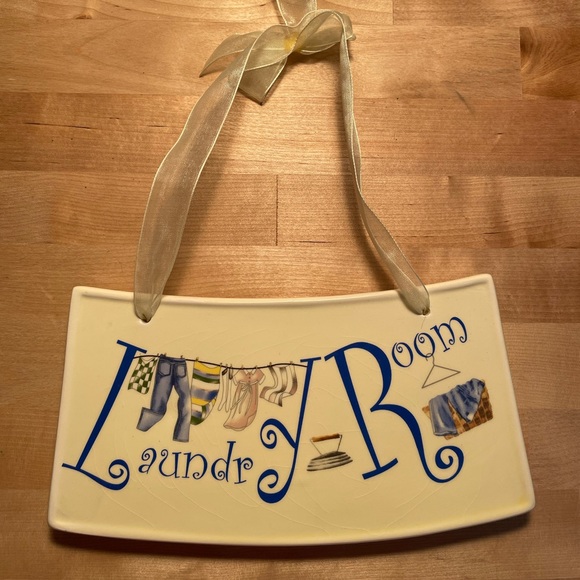 “Laundry Room” Ceramic Room Plaque - Picture 2 of 2